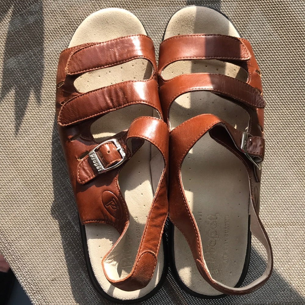 Brown Leather Propet Breeze Walker 9-1/2 M (B)